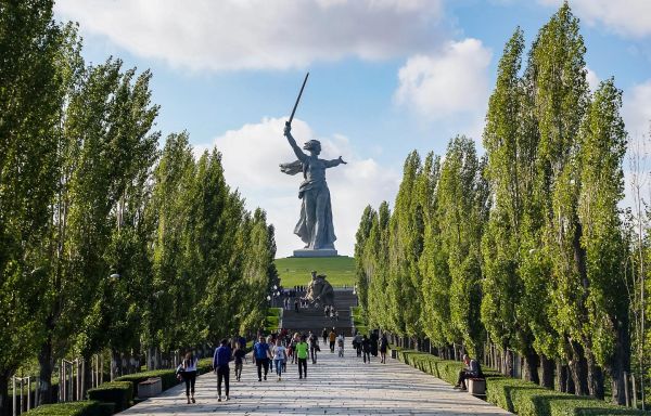 Волгоград: Перезагрузка. Три эпохи, черная икра и свидание со звездами (новинка)